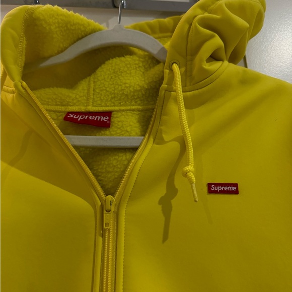 Authentic Supreme Yellow Windstopper - Picture 2 of 6